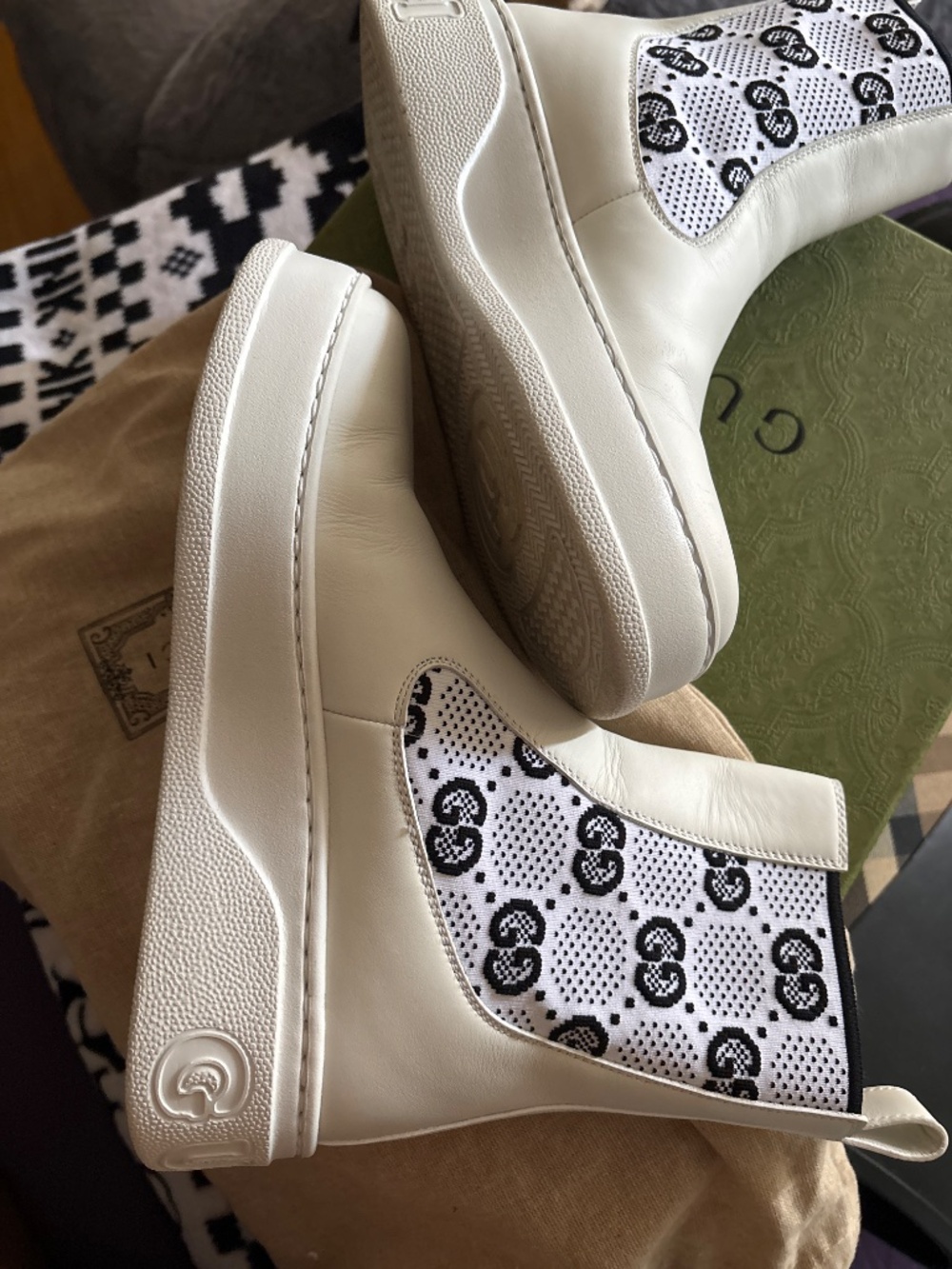 White Gucci boot - Picture 3 of 4